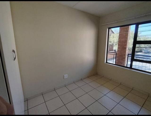 2 BEDROOM PROPERTY TO RENT IN KOSMOSDAL